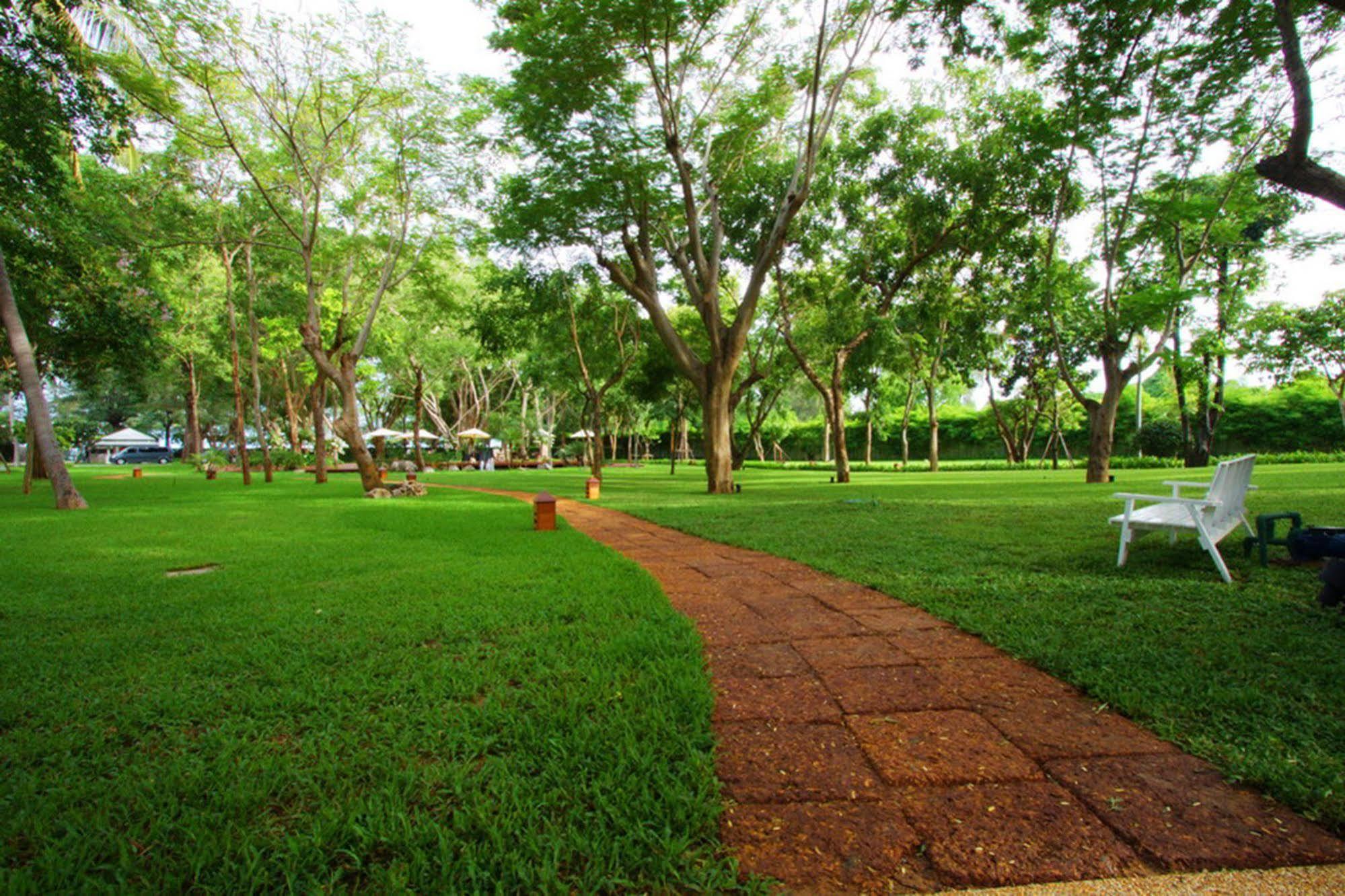 Raya Resort Beach Front - The Most Green Resort In Csaam Kültér fotó